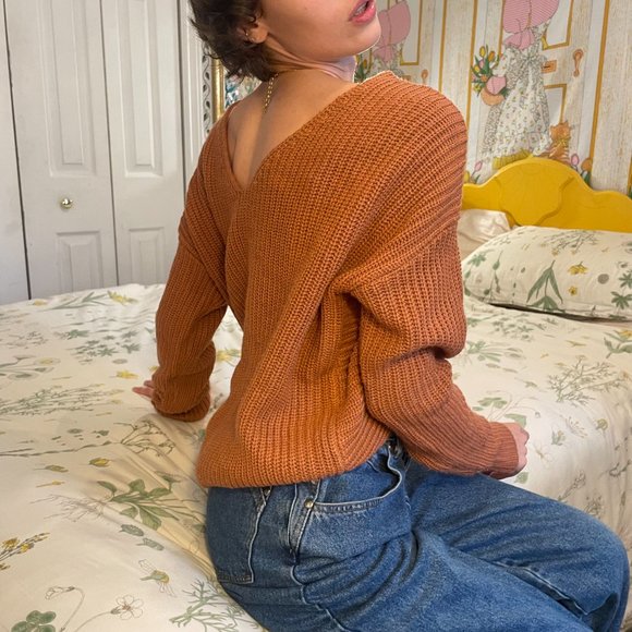 SOFT knitted knot long sleeve plunge sweater! - Picture 5 of 11